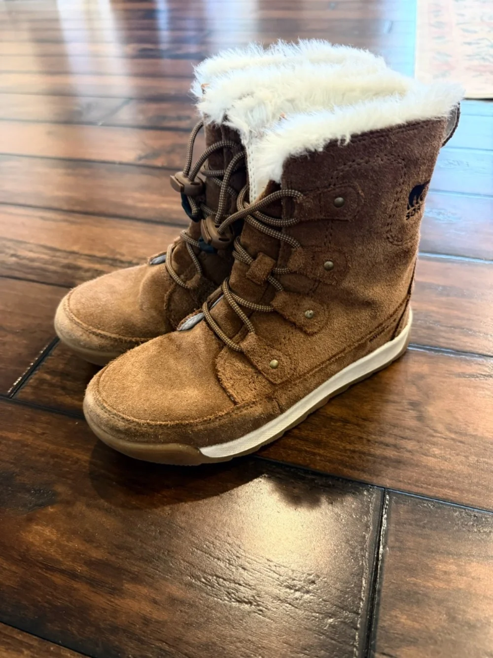 Sorel Whitney II Joan lace waterproof boot  velvet tan  chalk size 3